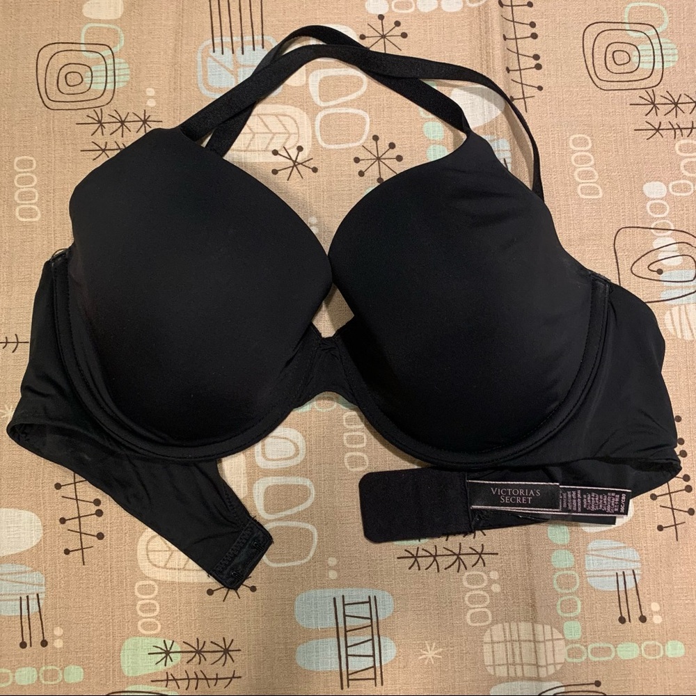 Black underwire lightly lined bra